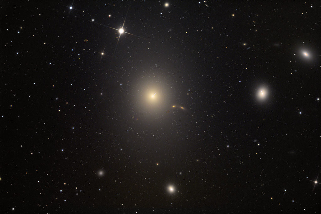 M87,Messier 87, Virgo A, NGC 4476, NGC 4478, NGC 4486A