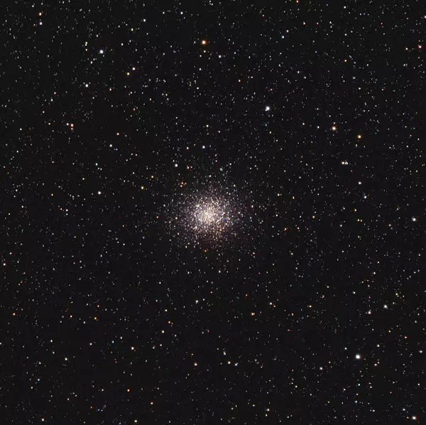 m19 globular cluster