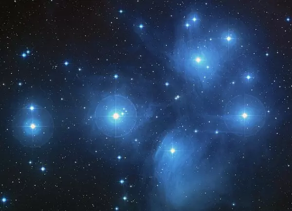 m45 open cluster,pleiades,messier 45,seven sisters