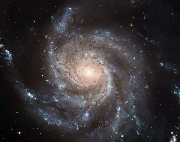 m101 galaxy,messier 101,pinwheel galaxy