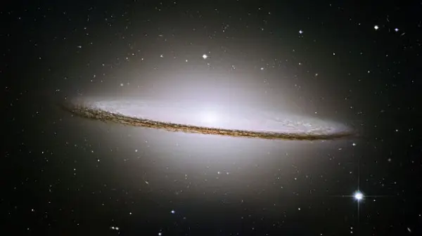 m104 galaxy,messier 104,sombrero galaxy